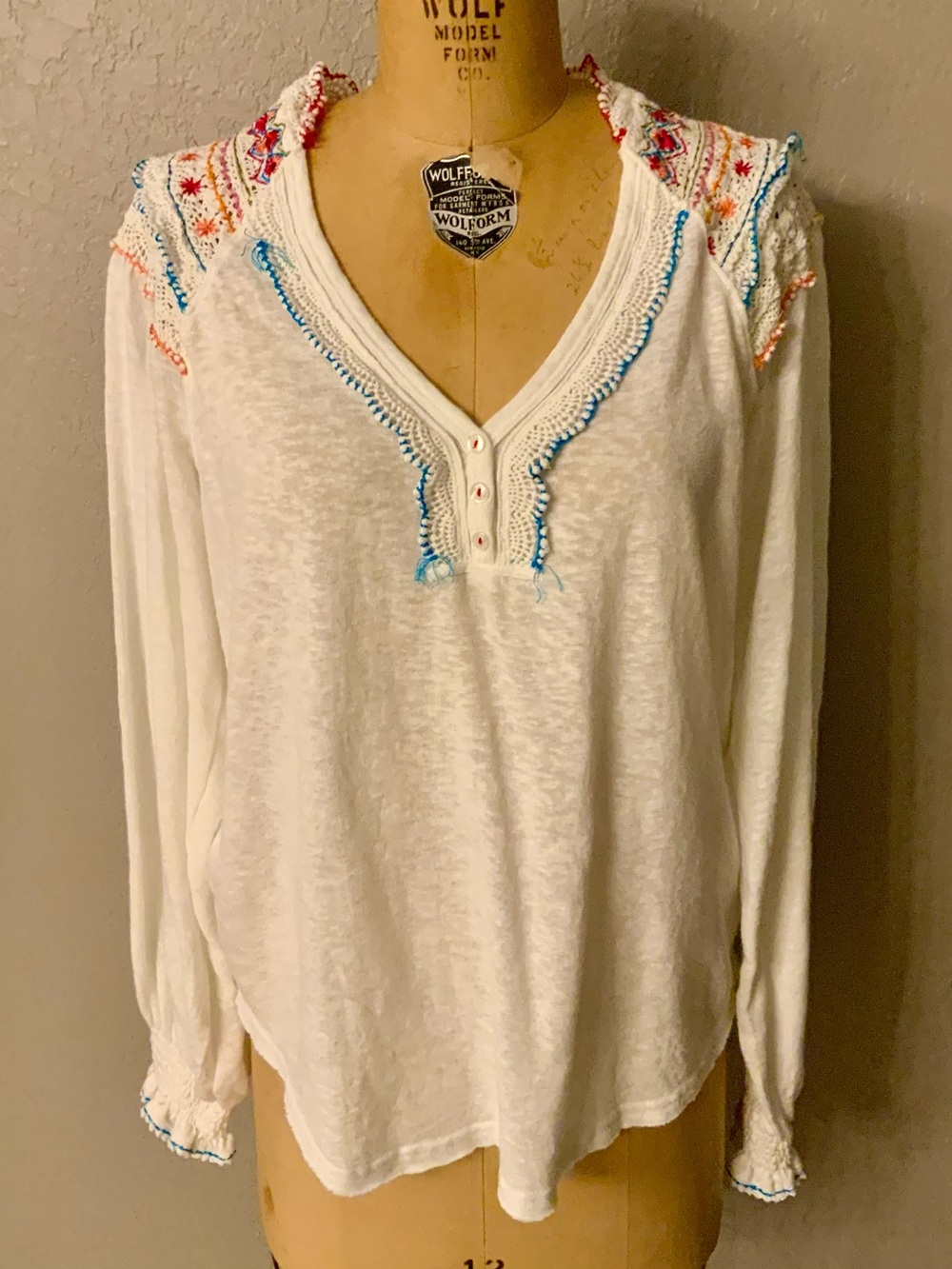Free People Siesta Fiesta Embroidered Peasant Top, size M/L